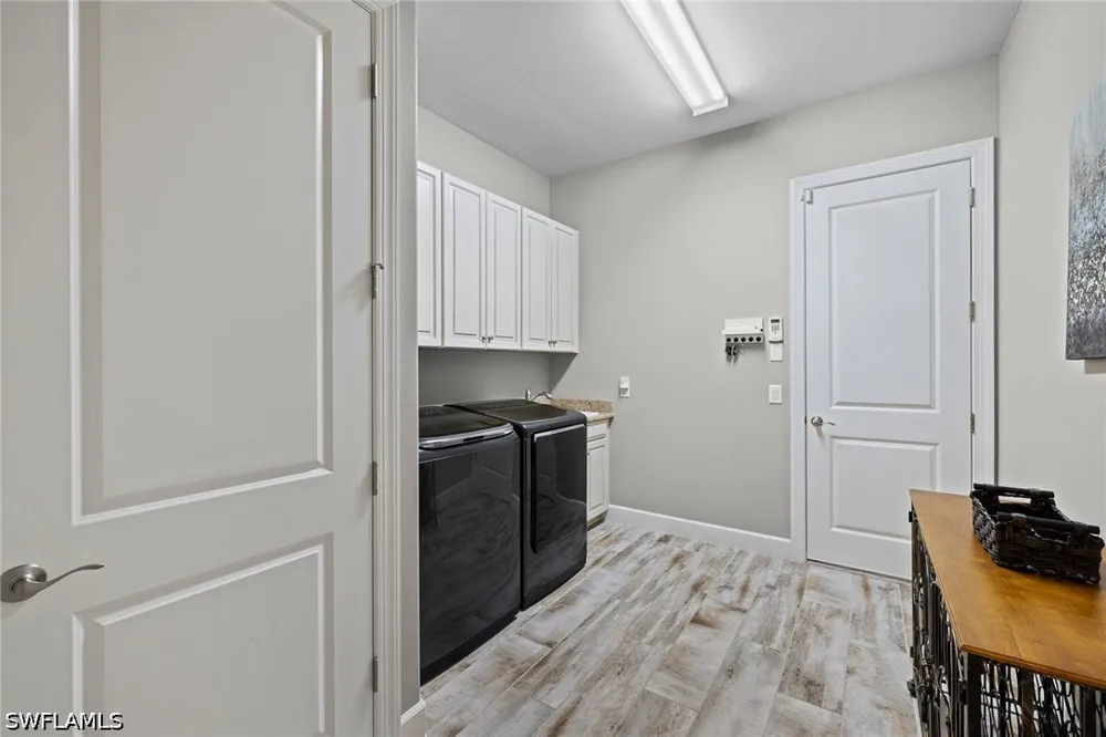 Campanile Circle Naples, FL 34114