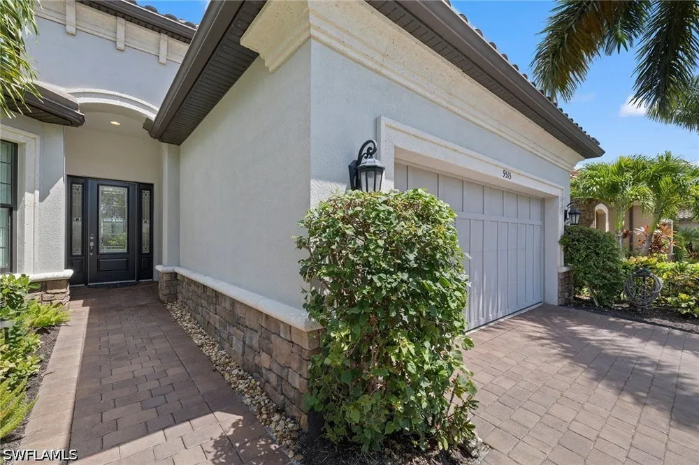Campanile Circle Naples, FL 34114
