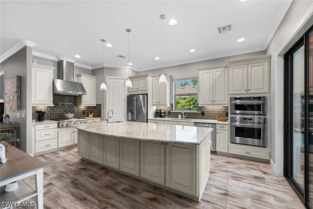 Campanile Circle Naples, FL 34114