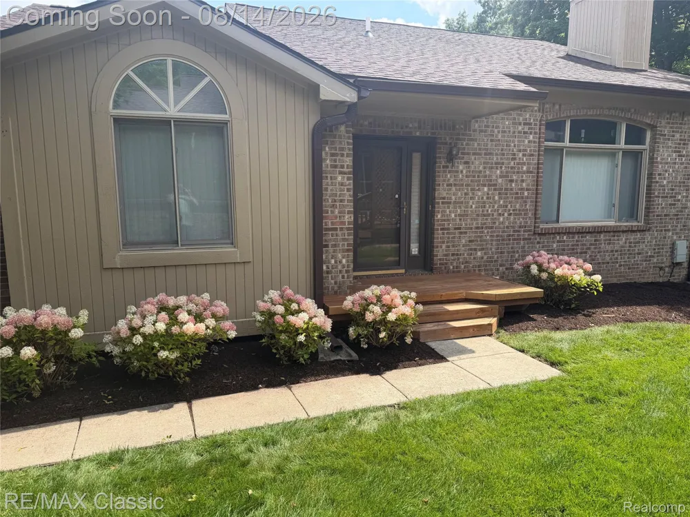 7413 Tall Timbers #178 West Bloomfield Charter Township, MI 48322