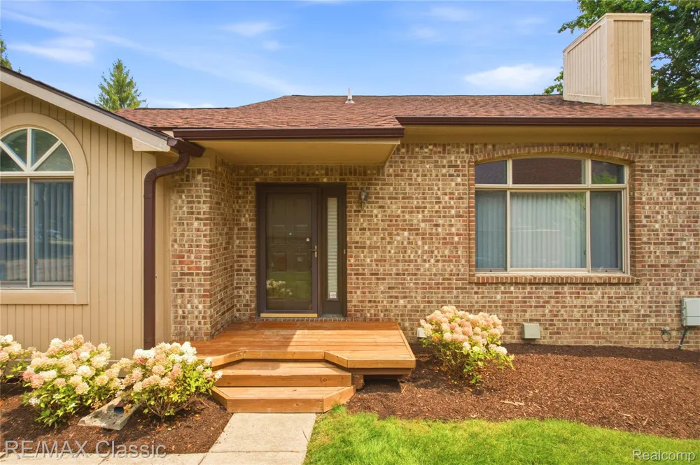 7413 Tall Timbers #178 West Bloomfield Charter Township, MI 48322