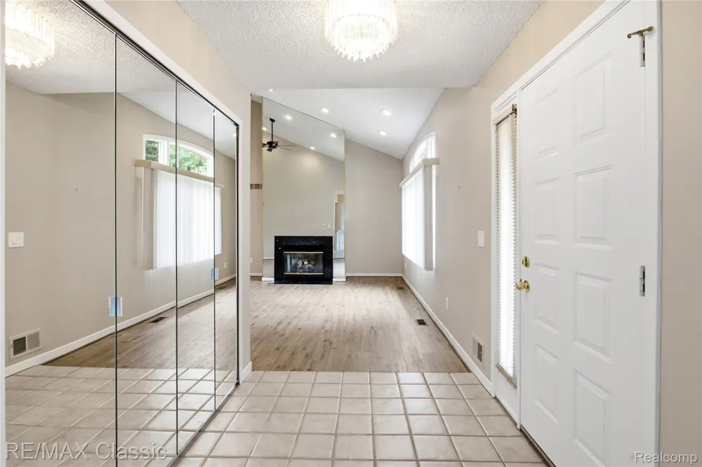7413 Tall Timbers #178 West Bloomfield Charter Township, MI 48322