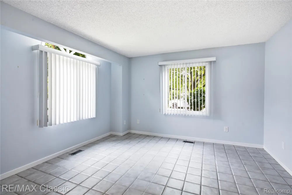 7413 Tall Timbers #178 West Bloomfield Charter Township, MI 48322