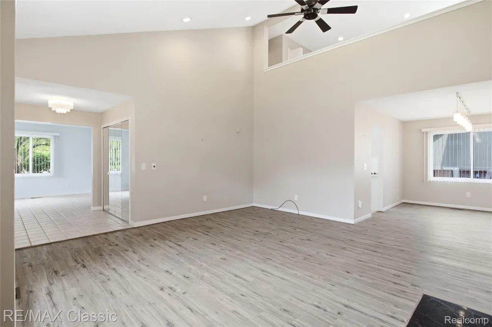 7413 Tall Timbers #178 West Bloomfield Charter Township, MI 48322