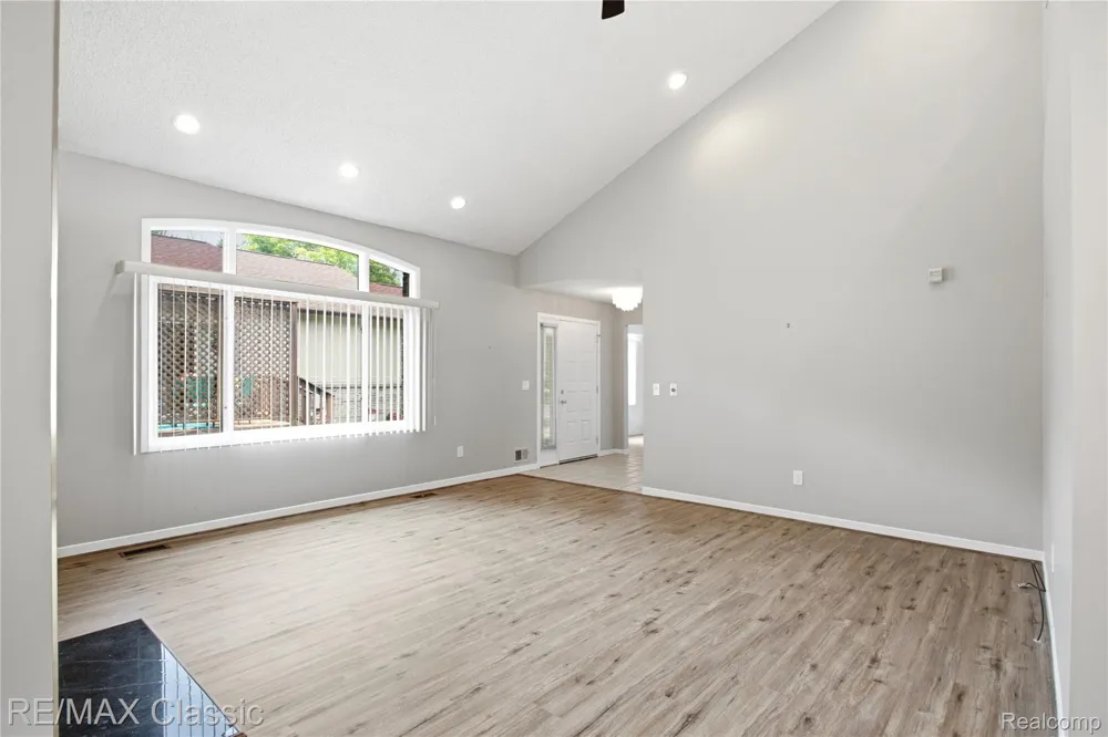7413 Tall Timbers #178 West Bloomfield Charter Township, MI 48322