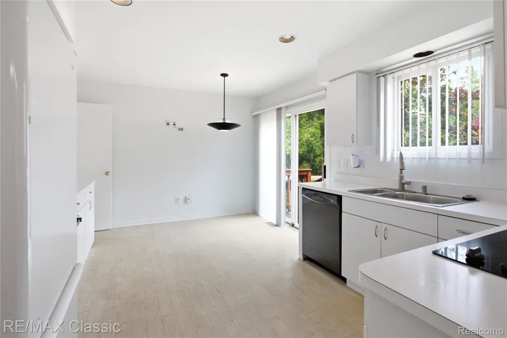 7413 Tall Timbers #178 West Bloomfield Charter Township, MI 48322
