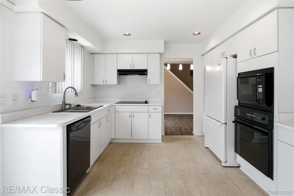7413 Tall Timbers #178 West Bloomfield Charter Township, MI 48322