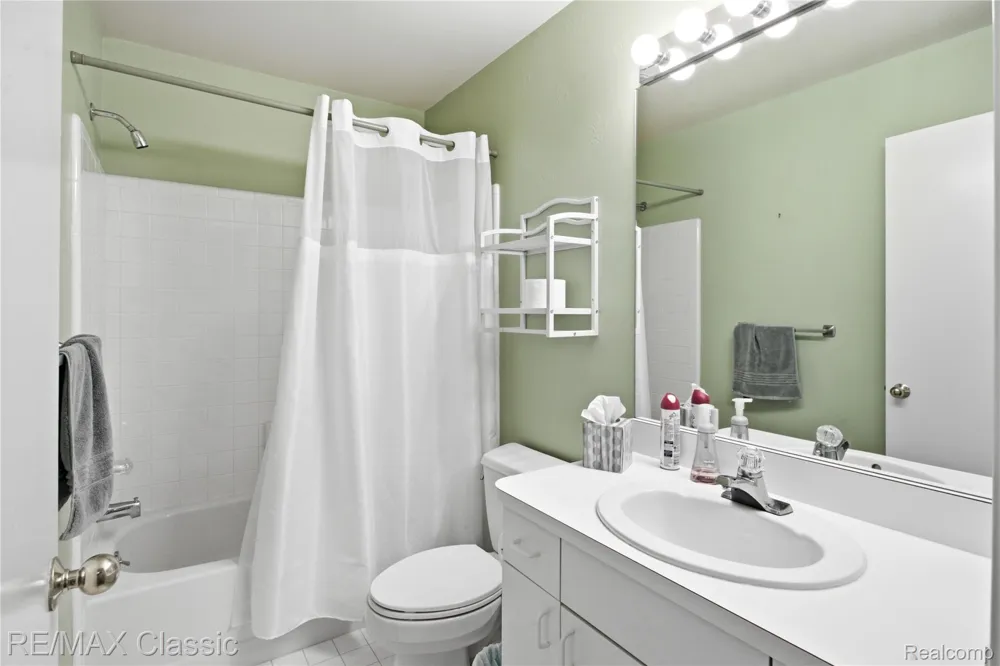 7413 Tall Timbers #178 West Bloomfield Charter Township, MI 48322