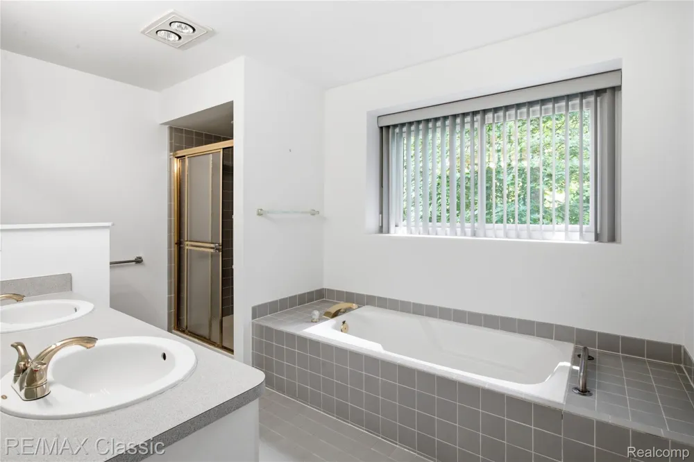 7413 Tall Timbers #178 West Bloomfield Charter Township, MI 48322