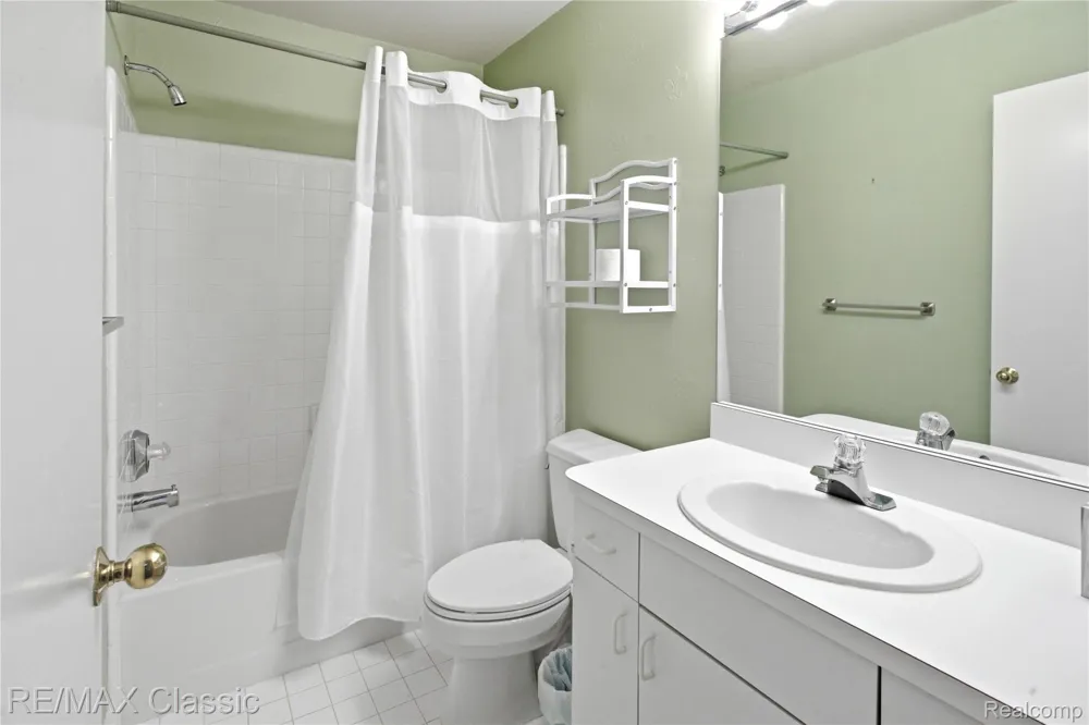 7413 Tall Timbers #178 West Bloomfield Charter Township, MI 48322
