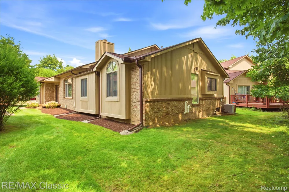 7413 Tall Timbers #178 West Bloomfield Charter Township, MI 48322