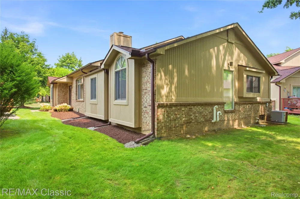 7413 Tall Timbers #178 West Bloomfield Charter Township, MI 48322