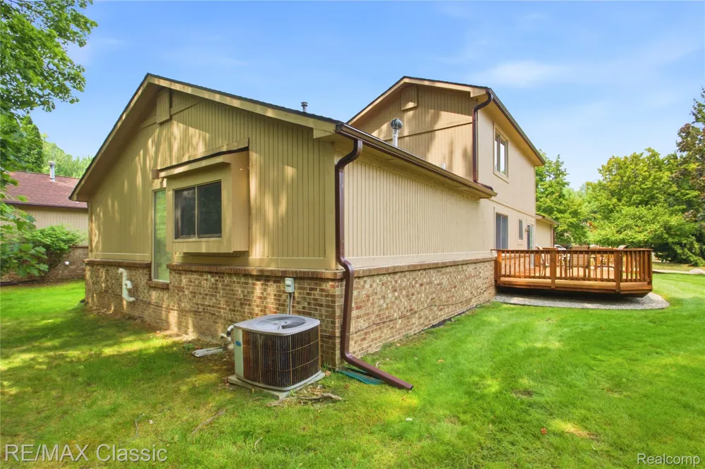 7413 Tall Timbers #178 West Bloomfield Charter Township, MI 48322