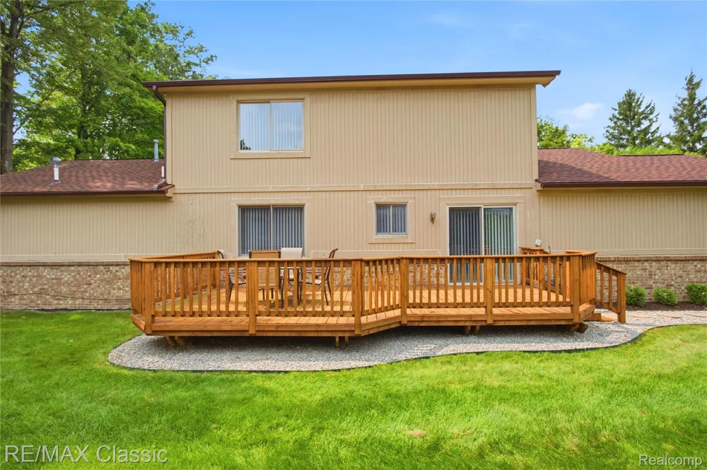 7413 Tall Timbers #178 West Bloomfield Charter Township, MI 48322