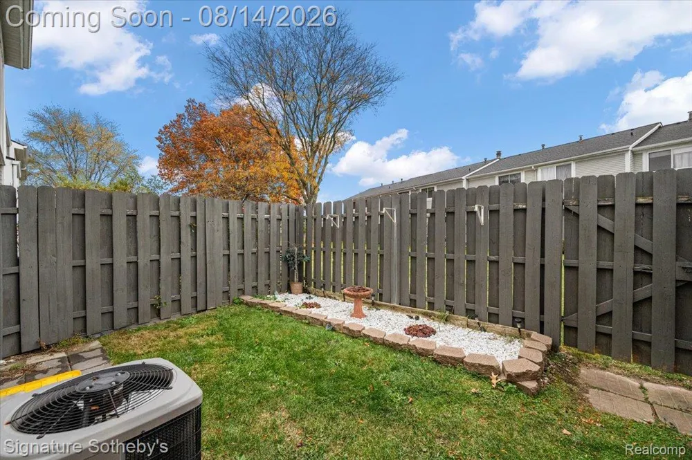 36702 Park Place Drive Sterling Heights City, MI 48310