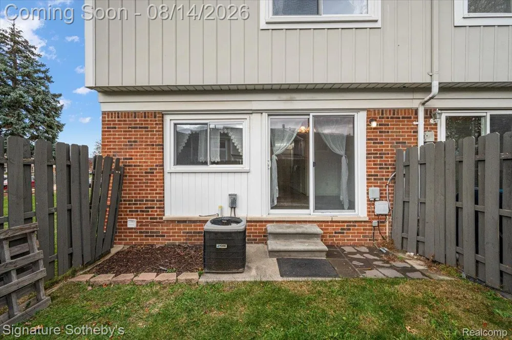 36702 Park Place Drive Sterling Heights City, MI 48310