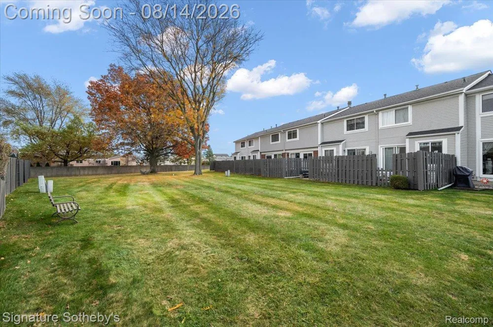 36702 Park Place Drive Sterling Heights City, MI 48310