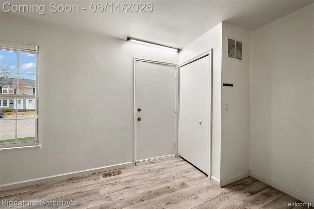36702 Park Place Drive Sterling Heights City, MI 48310