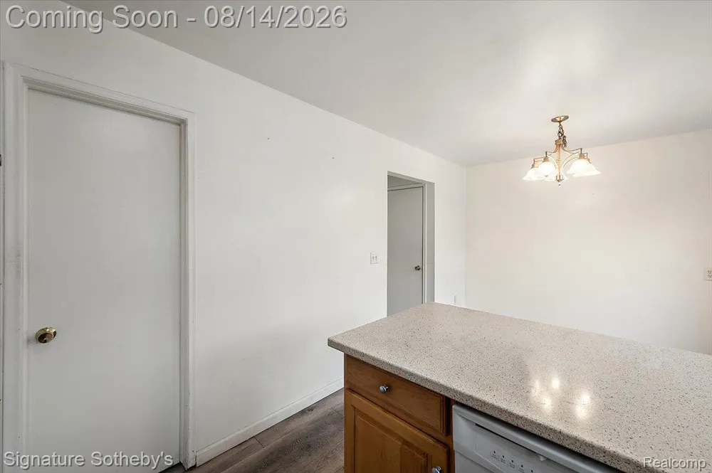36702 Park Place Drive Sterling Heights City, MI 48310