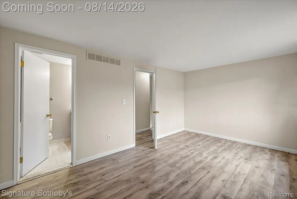 36702 Park Place Drive Sterling Heights City, MI 48310