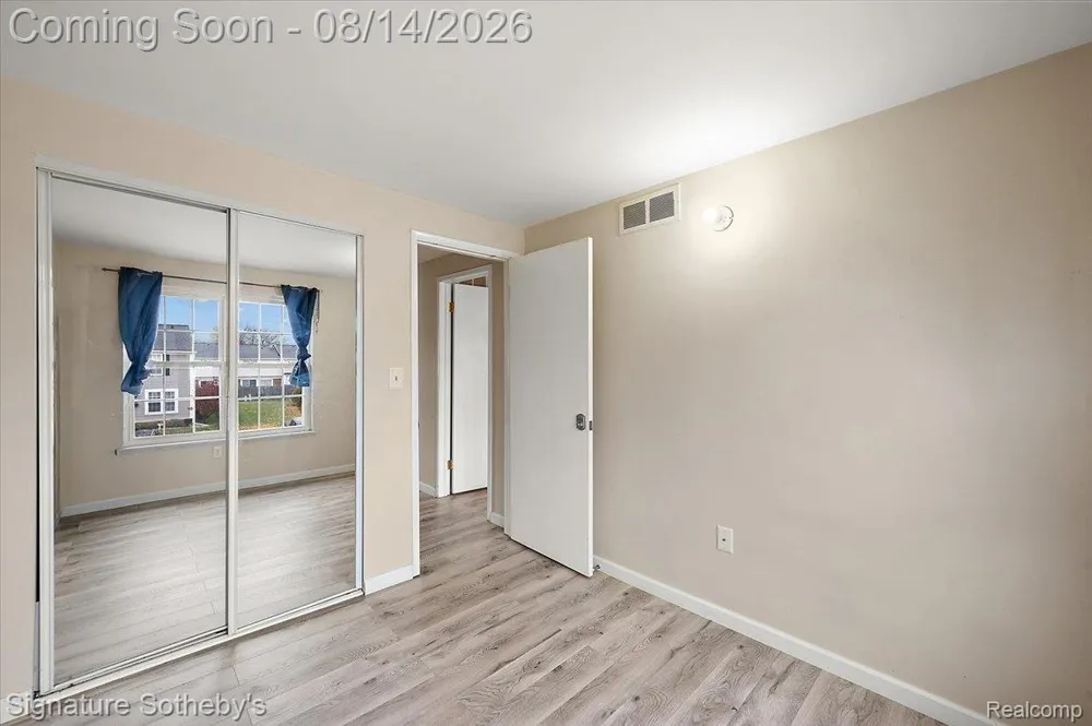 36702 Park Place Drive Sterling Heights City, MI 48310