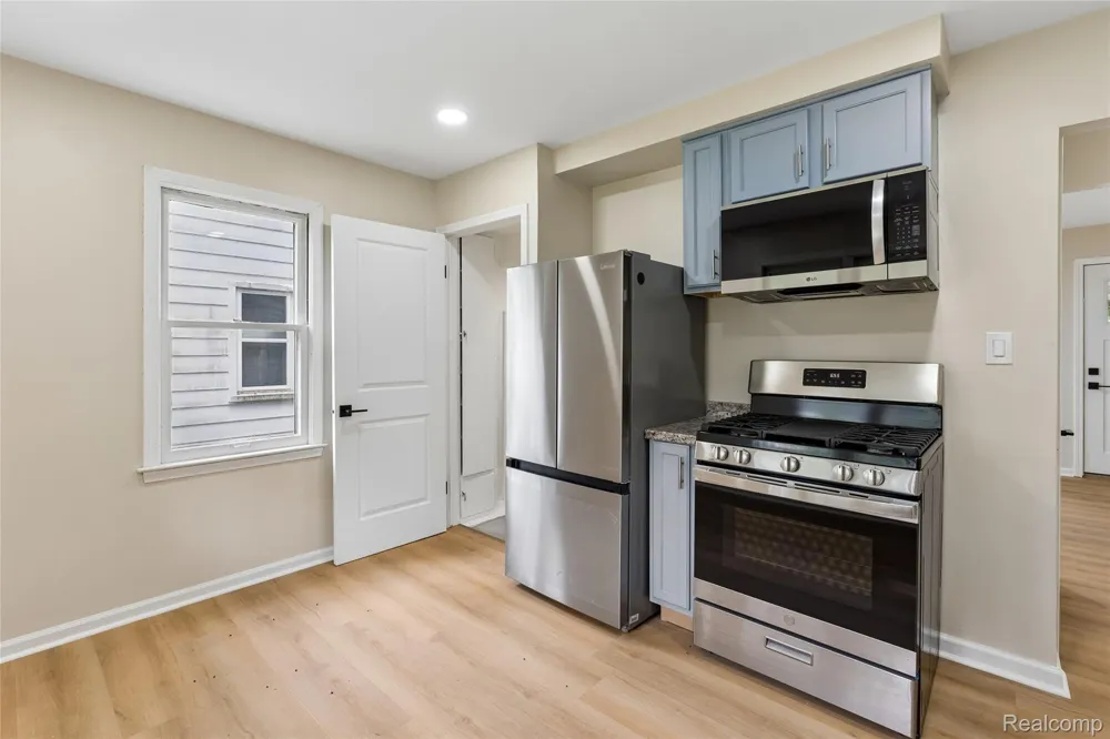 18232 Gaylord Redford Charter Township, MI 48240