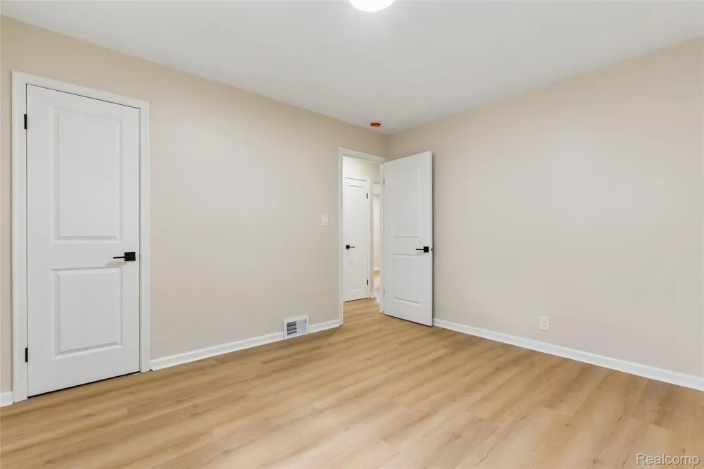 18232 Gaylord Redford Charter Township, MI 48240
