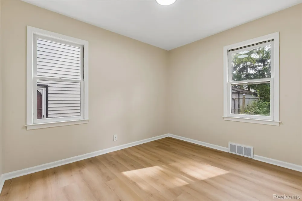 18232 Gaylord Redford Charter Township, MI 48240