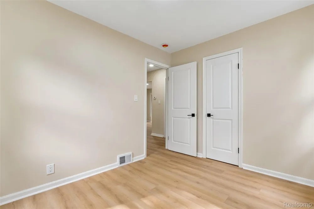 18232 Gaylord Redford Charter Township, MI 48240