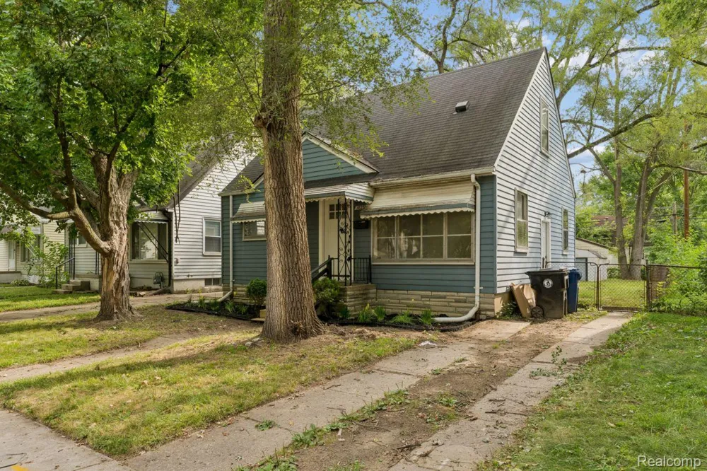 18232 Gaylord Redford Charter Township, MI 48240