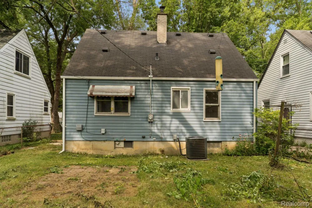 18232 Gaylord Redford Charter Township, MI 48240