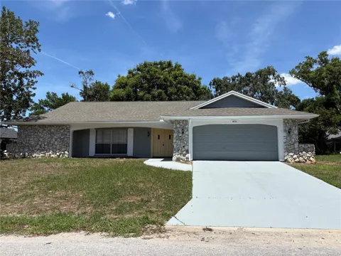 8701 LINCOLNSHIRE DRIVE