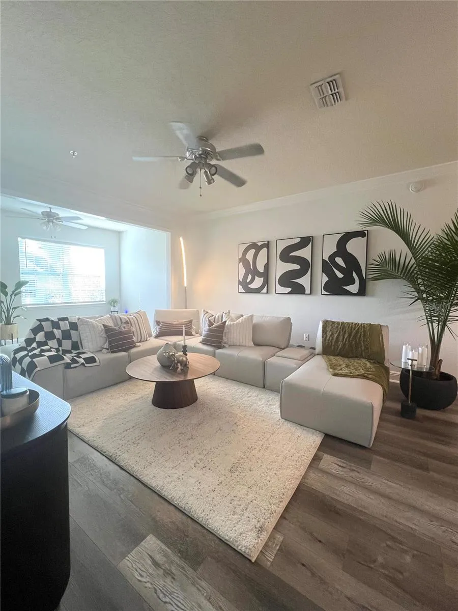 225 SOUTHERN PECAN CIRCLE #205 Winter Garden, FL 34787