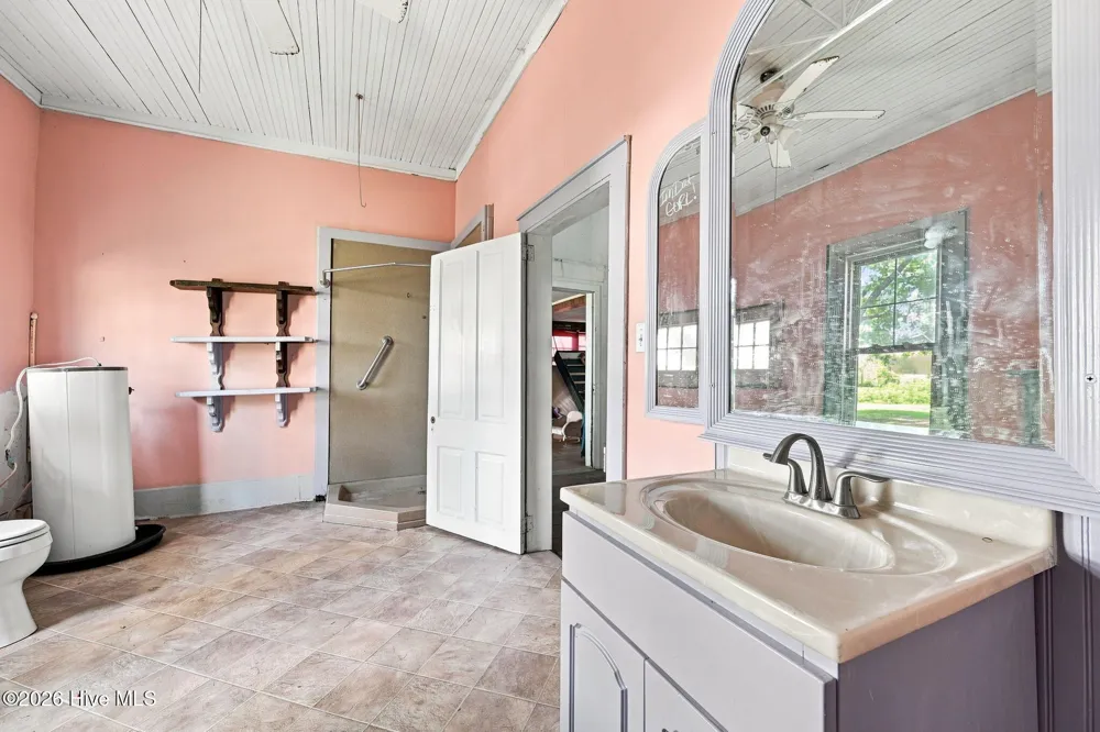 422 Cornwallis Road Teachey, NC 28464
