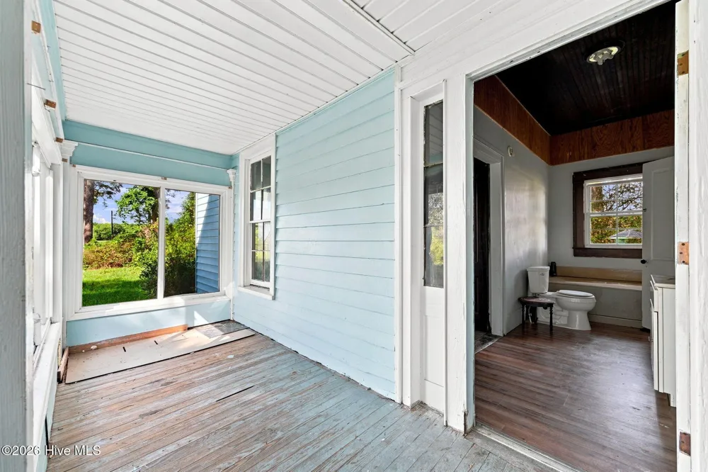 422 Cornwallis Road Teachey, NC 28464