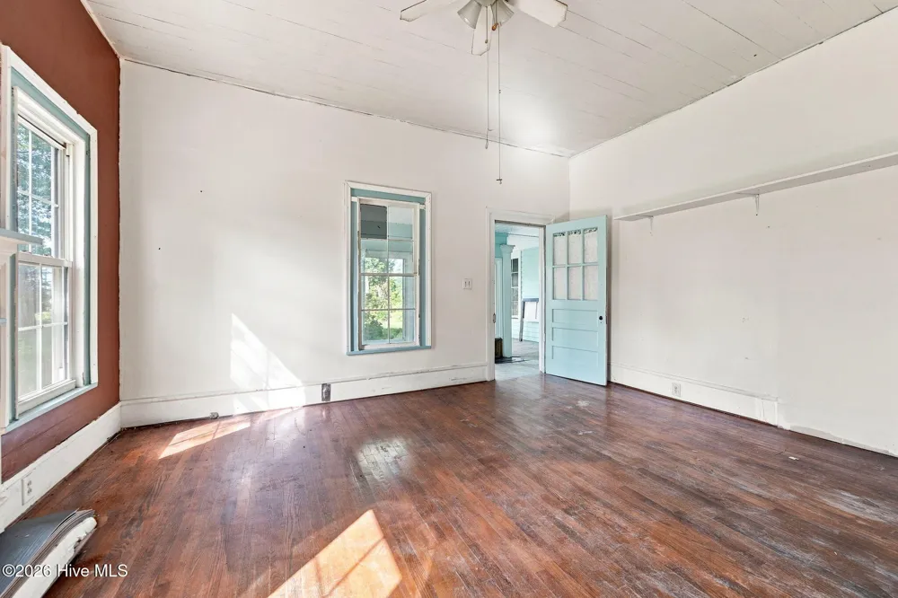 422 Cornwallis Road Teachey, NC 28464