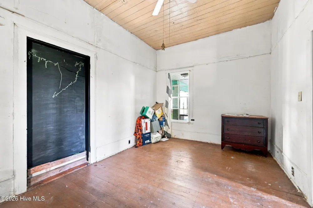 422 Cornwallis Road Teachey, NC 28464