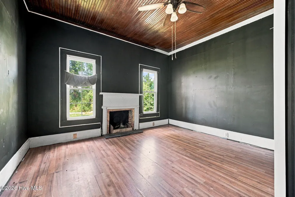 422 Cornwallis Road Teachey, NC 28464