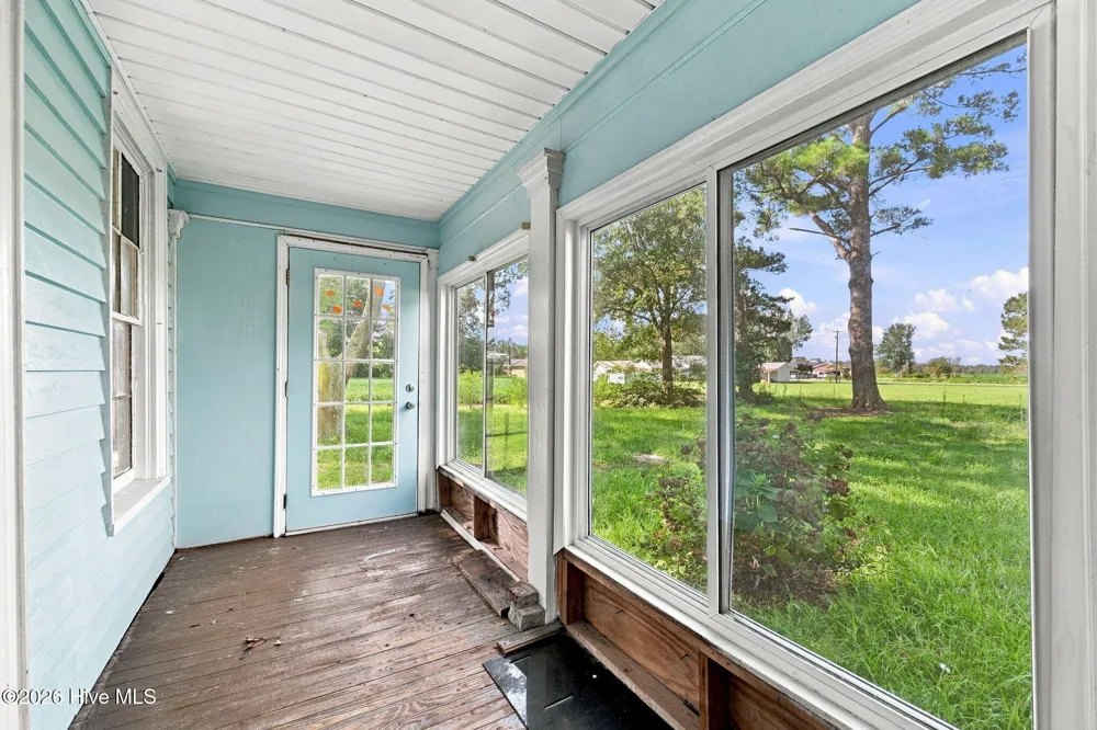 422 Cornwallis Road Teachey, NC 28464