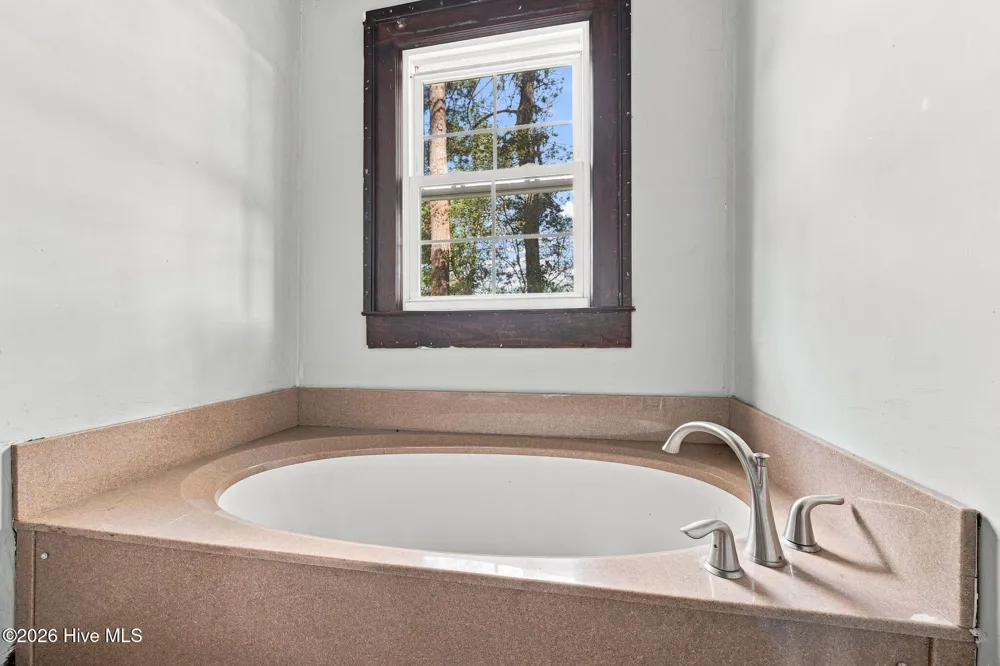 422 Cornwallis Road Teachey, NC 28464