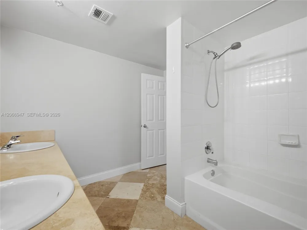 11710 Saint Andrews Pl #202 Wellington, FL 33414