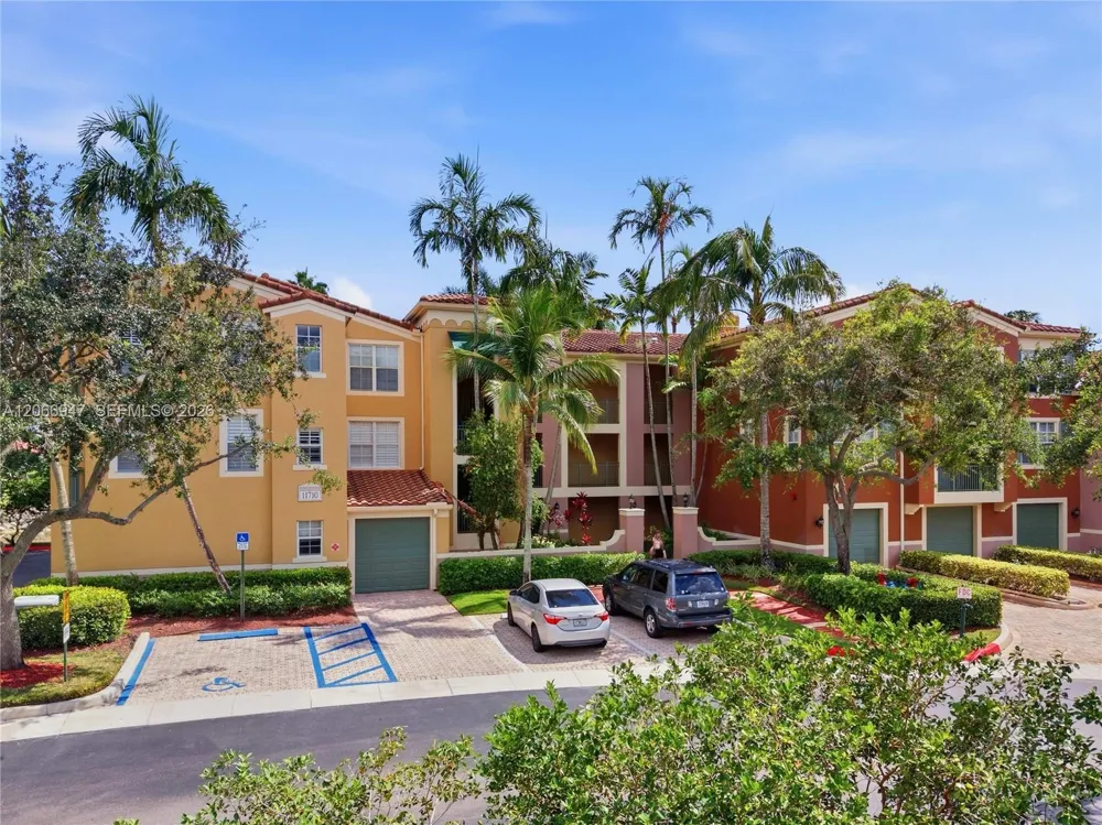 11710 Saint Andrews Pl #202 Wellington, FL 33414