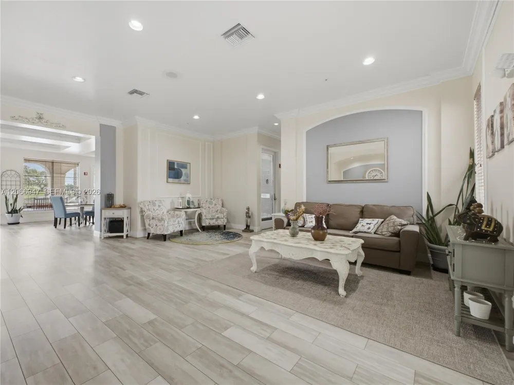 11710 Saint Andrews Pl #202 Wellington, FL 33414