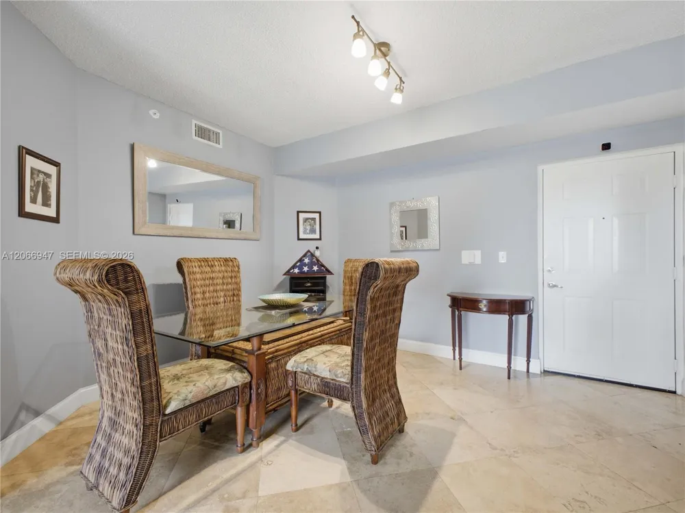 11710 Saint Andrews Pl #202 Wellington, FL 33414