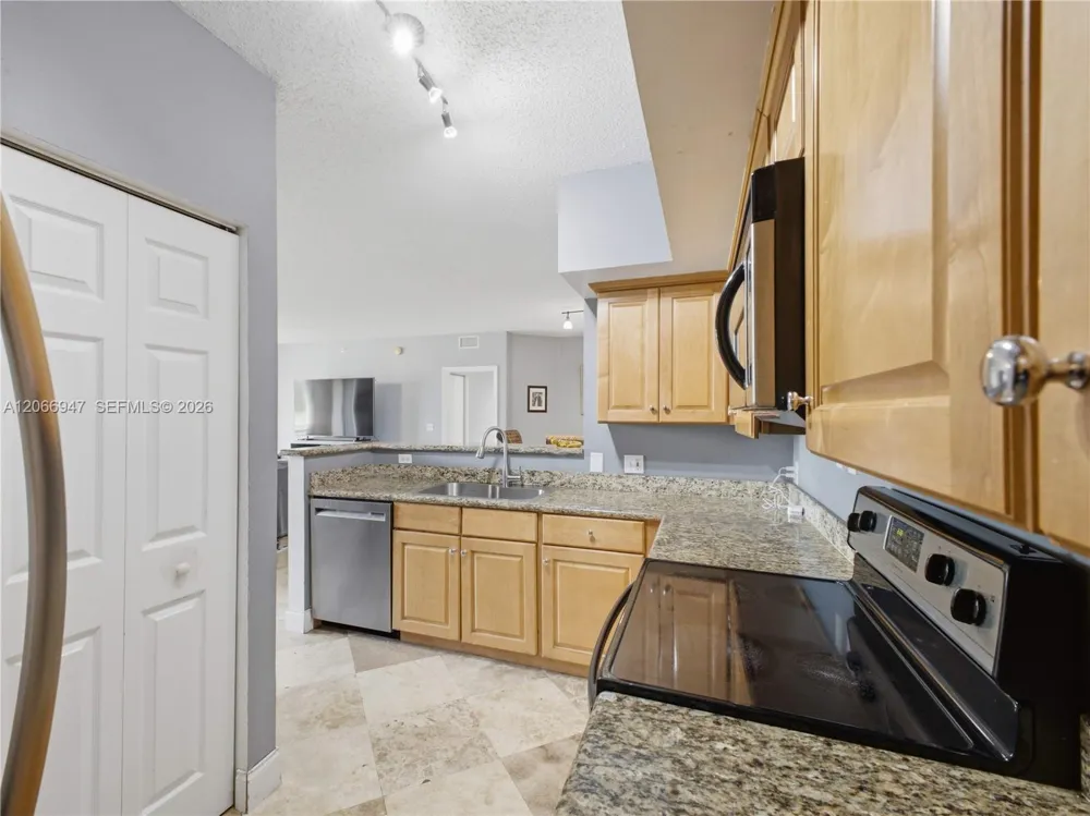 11710 Saint Andrews Pl #202 Wellington, FL 33414
