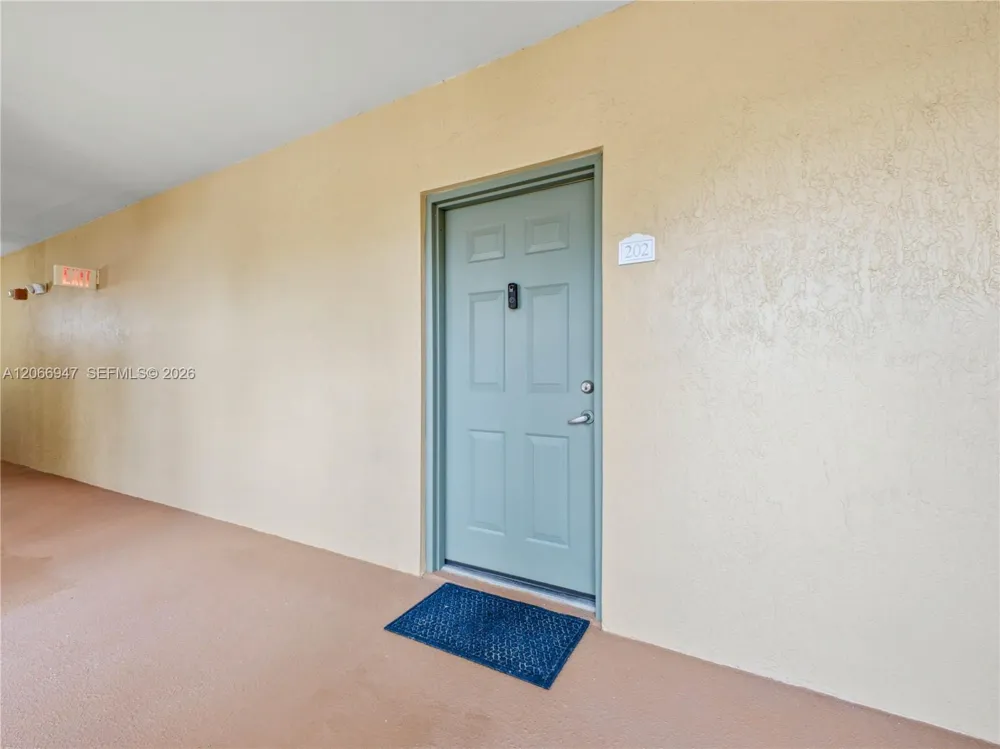 11710 Saint Andrews Pl #202 Wellington, FL 33414