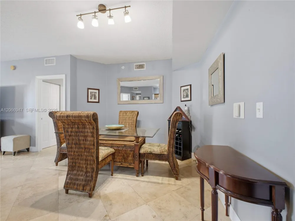 11710 Saint Andrews Pl #202 Wellington, FL 33414