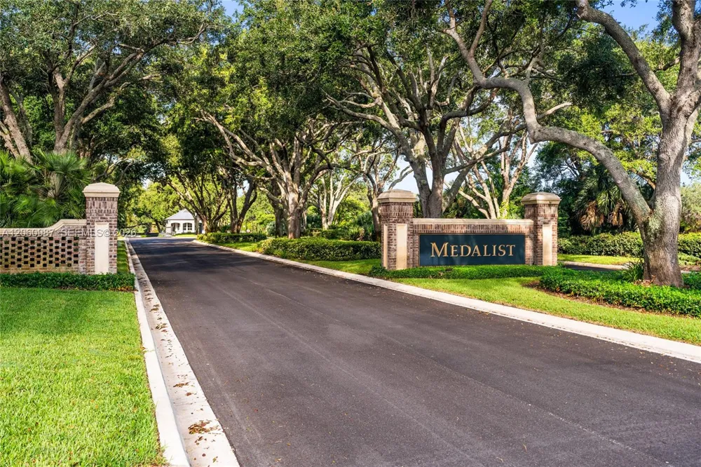 9783 SE Sandpine Lane Hobe Sound, FL 33455