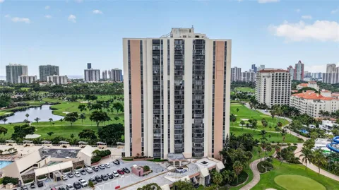 20335 W Country Club Dr #107