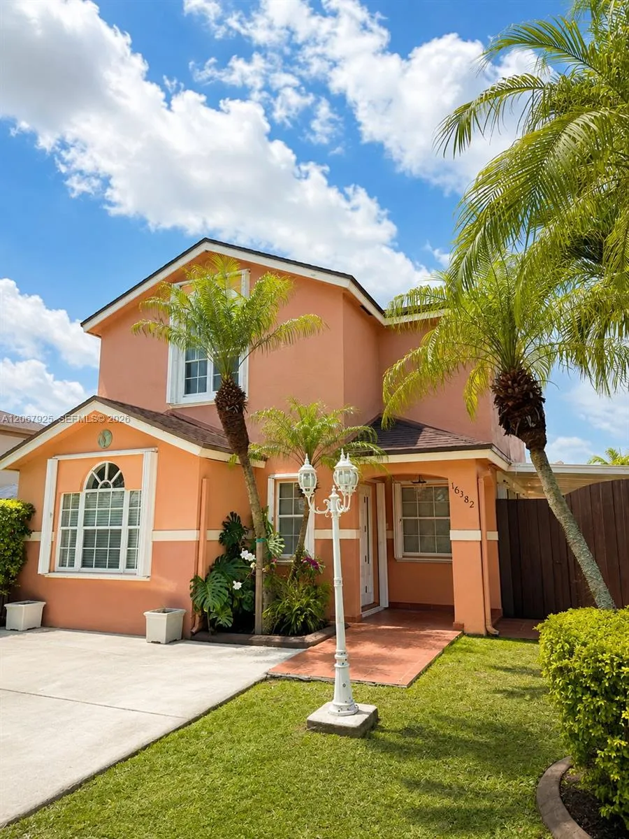 16382 SW 139th Ave Miami, FL 33177